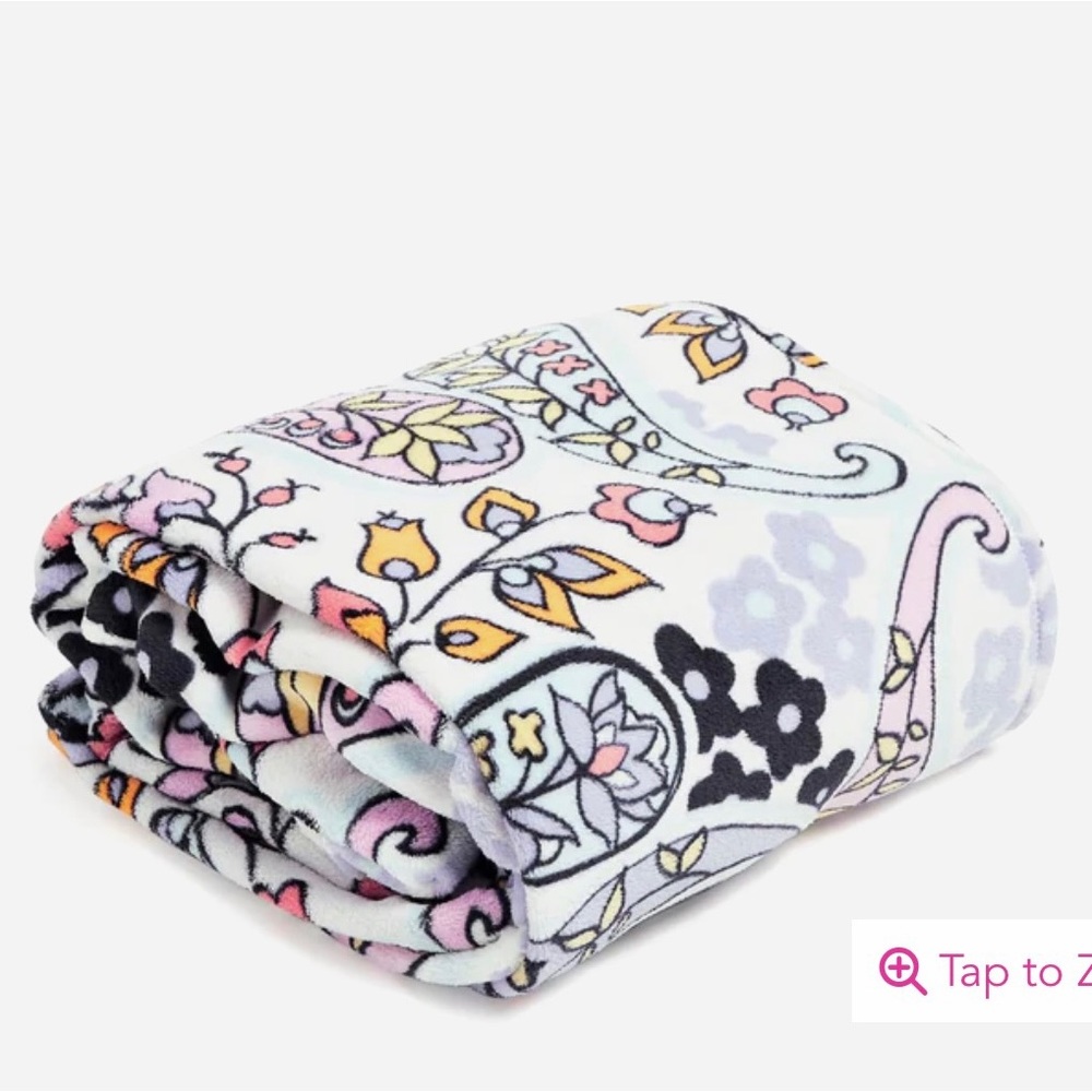 Vera Bradley Fleece Throw Blanket - Picture 4 of 5